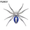 Broche homme YUKI en cristal autrichien - Ref 1172119
