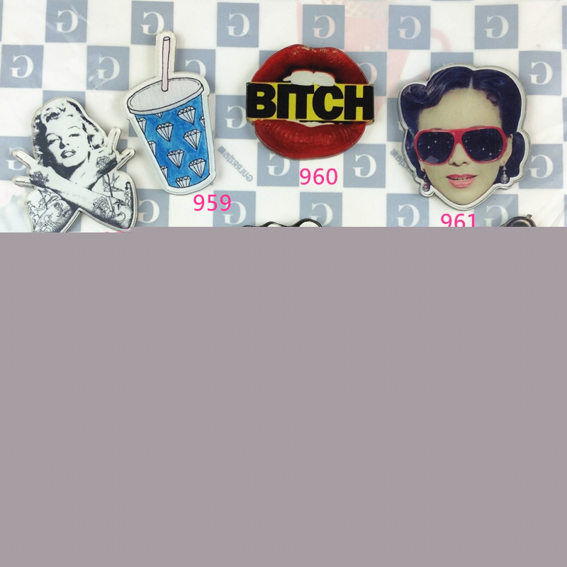 Broche femme en plexiglas - Ref 1183842