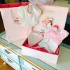 Coffret cadeau pour bébé - Vêtements + Fournitures Ref 1951743