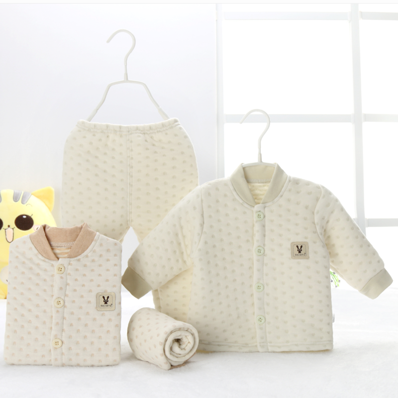 Coffret cadeau pour bébé - vêtements Ref 1964144