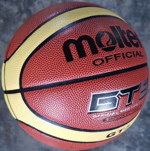 Ballon de basket MOLTEN en PU - Ref 1989910