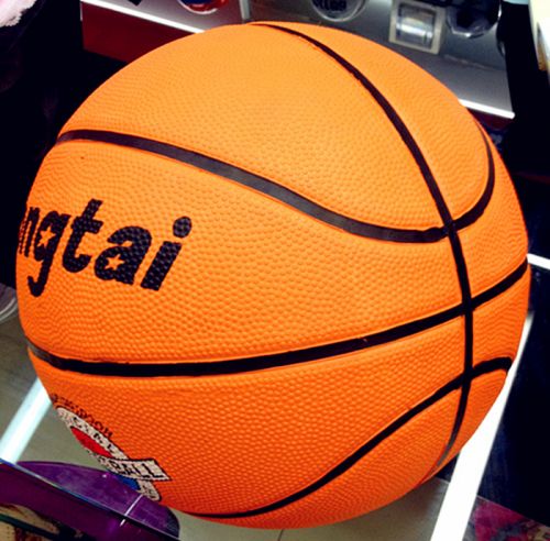 Ballon de basket en caoutchouc - Ref 1993636