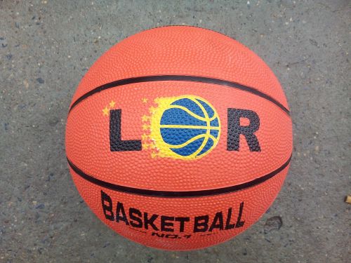 Ballon de basket LRLINGRUI en caoutchouc - Ref 1994202