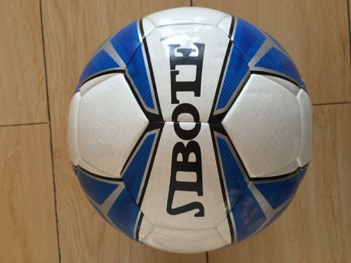 Ballon de foot - Ref 5888