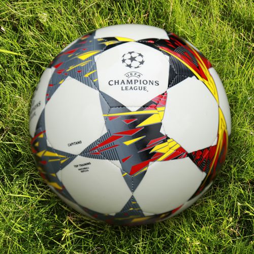 Ballon de football - Ref 5895