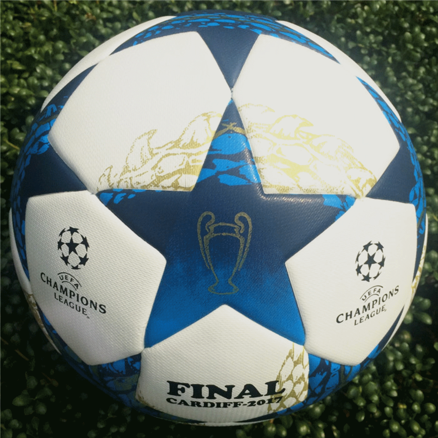 Ballon de football - Ref 6105