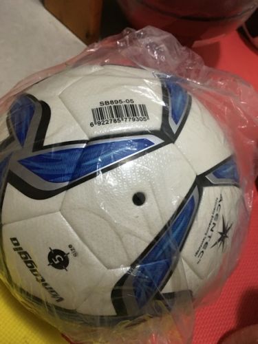 Ballon de football - Ref 6351