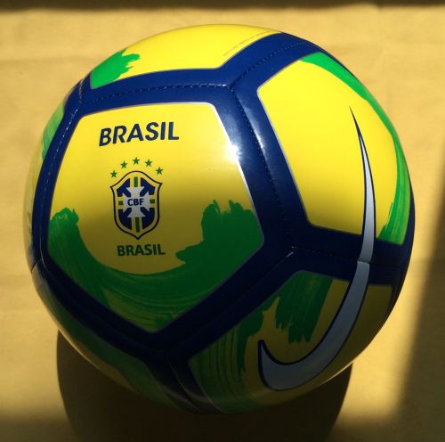 Ballon de football - Ref 6382