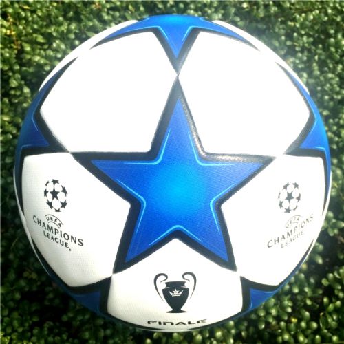 Ballon de football - Ref 6701