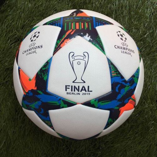 Ballon de football - Ref 6732