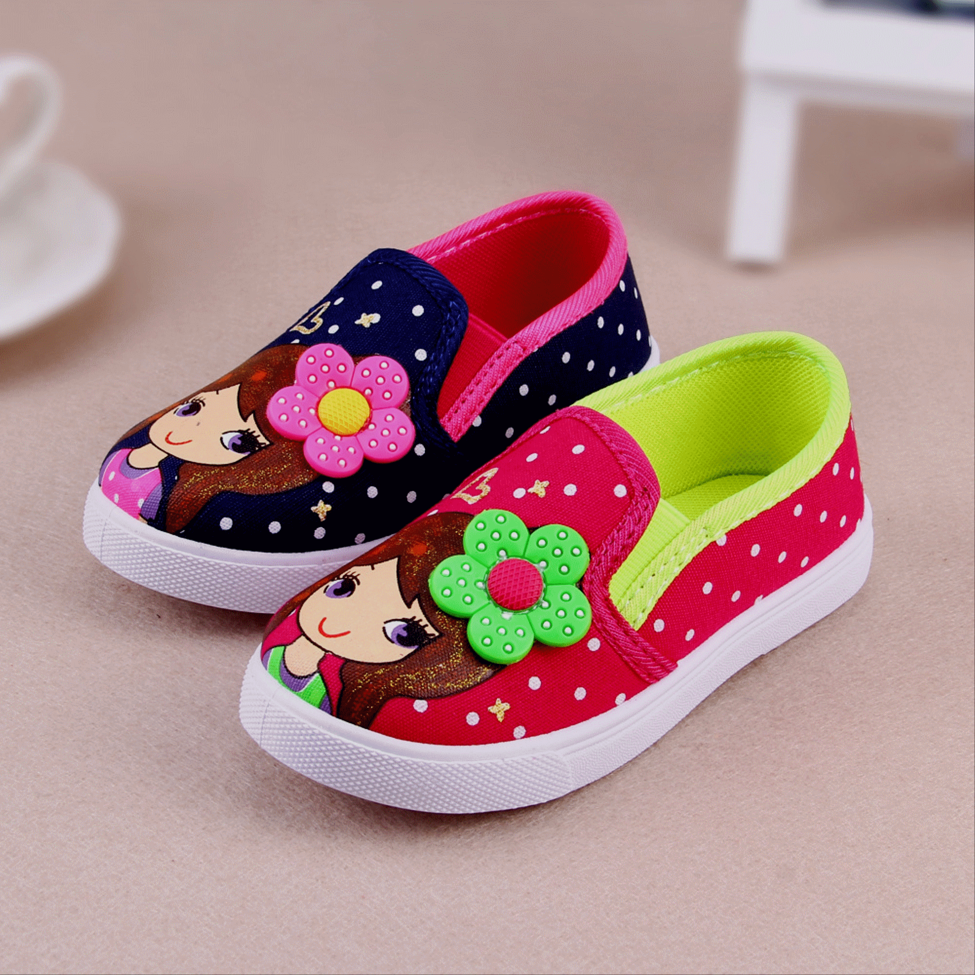 Baskets enfants en toile pour printemps - semelle caoutchouc antidérapant Ref 1017821