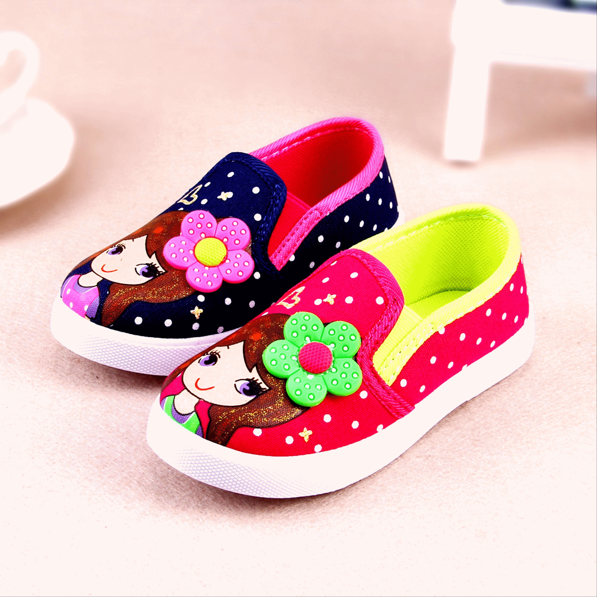 Baskets enfants en toile pour printemps - semelle caoutchouc antidérapant Ref 1020848