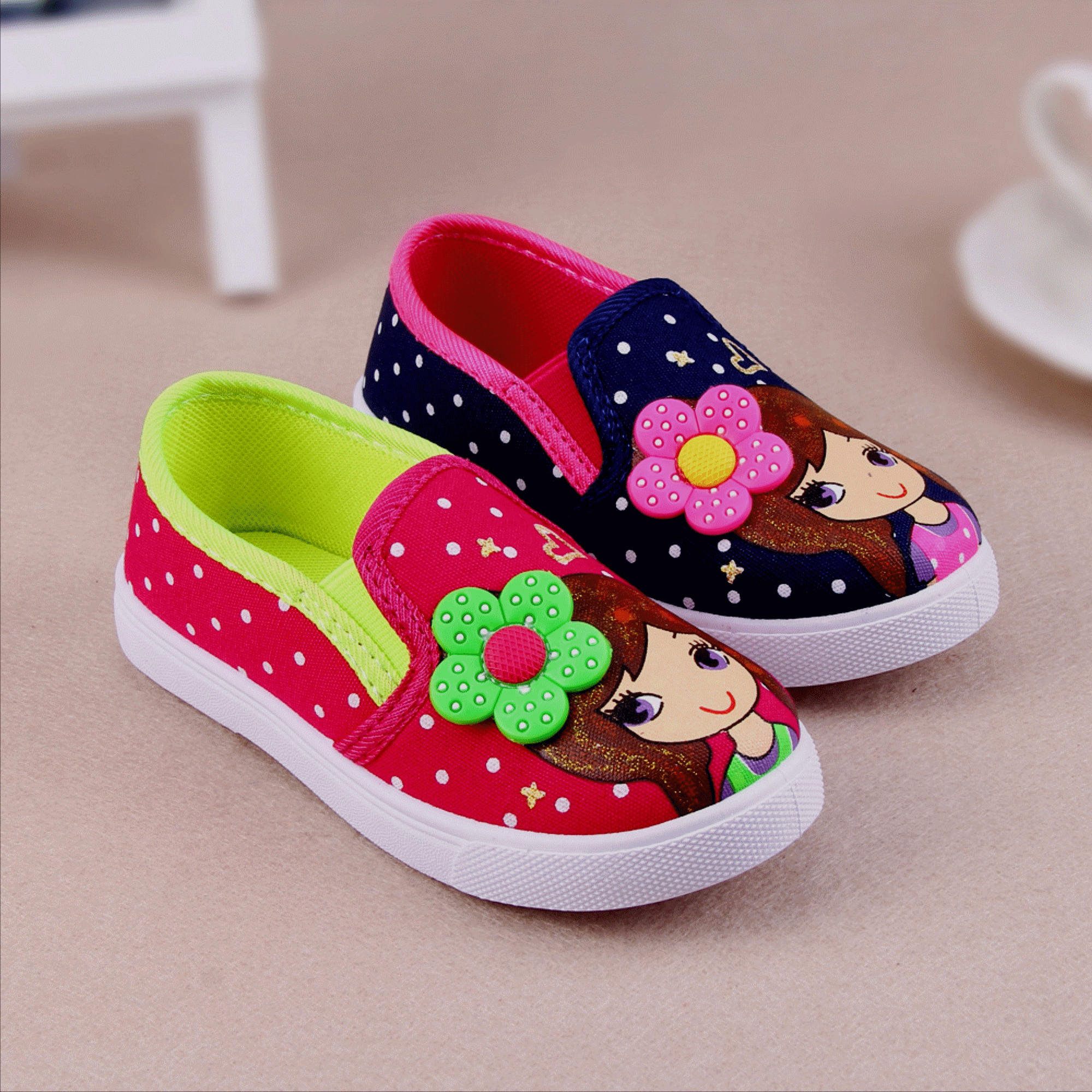 Baskets enfants en toile pour printemps - semelle caoutchouc Ref 1020915