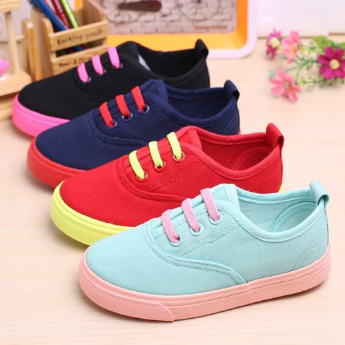 Baskets enfants en toile pour printemps - semelle caoutchouc Ref 1032046