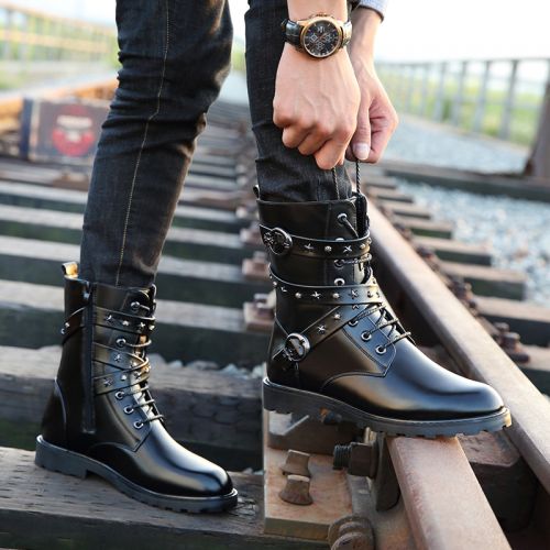 Boots - chaussures en plancher de cuir, En plus de de vache, pointu pour hiver - semelle caoutchouc - Ref 950669