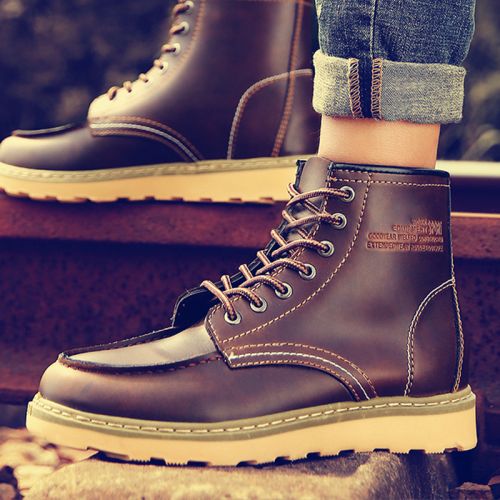 Boots - chaussures en Cuir spatial ronde pour hiver - Angleterre - semelle caoutchouc - Ref 950688