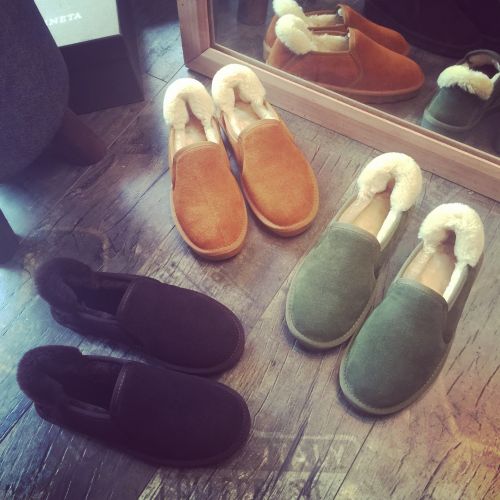 Boots - chaussures en plancher de cuir, En plus de de vache, ronde pour hiver - loisir - semelle caoutchouc - Ref 950752