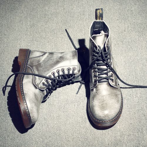 Boots - chaussures en plancher de cuir, En plus de de vache, ronde pour hiver - tendance des jeunes - semelle caoutchouc