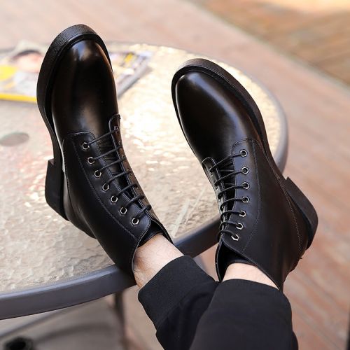 Boots - chaussures en plancher de cuir, En plus de de vache, pointu pour hiver - semelle caoutchouc - Ref 951899