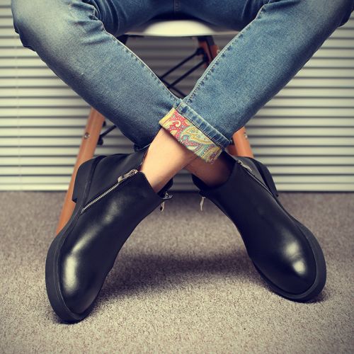 Boots - chaussures en plancher de cuir, En plus de de vache, pointu pour hiver - Europe - semelle caoutchouc - Ref 95203