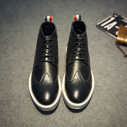 Boots - chaussures en plancher de cuir, En plus de de vache, ronde - Angleterre - semelle caoutchouc - Ref 953074