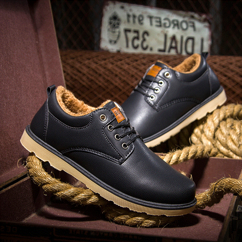 Boots - chaussures en plancher de cuir, En plus de de vache, ronde pour hiver - loisir - semelle caoutchouc - Ref 955216