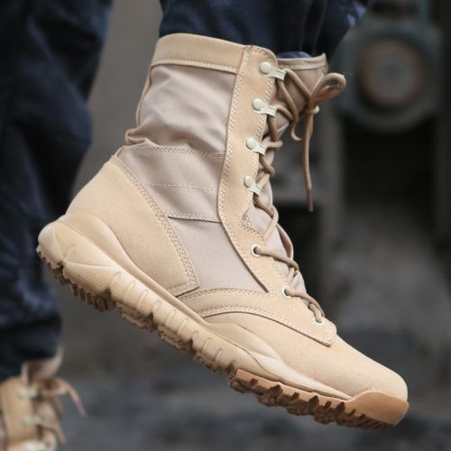Boots militaires en Anti-fourrure - lumière Ref 1398293