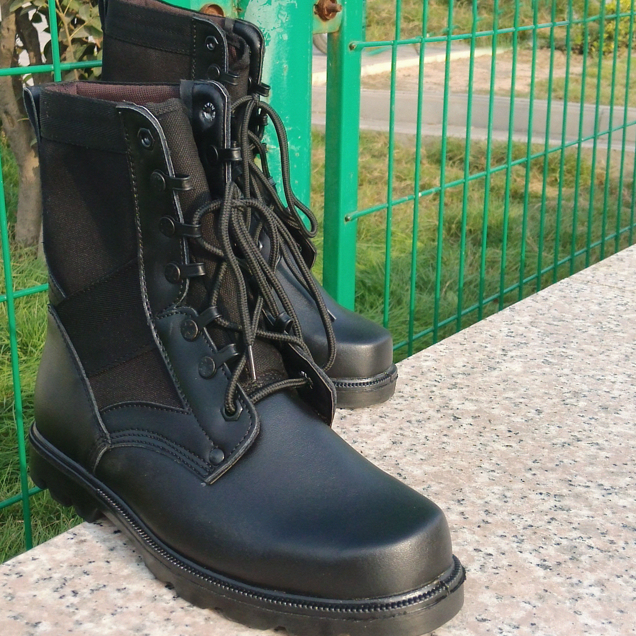 Bottes militaires pour homme en cuir - porter Ref 1400887