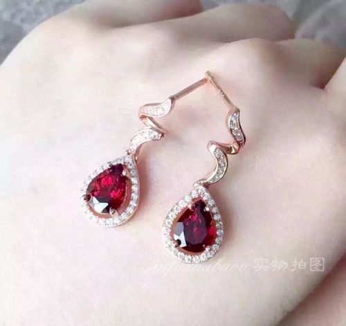 Boucles d'oreilles pendantes Femme en Cristal naturel pierre semi-precieuse - Ref 3098412