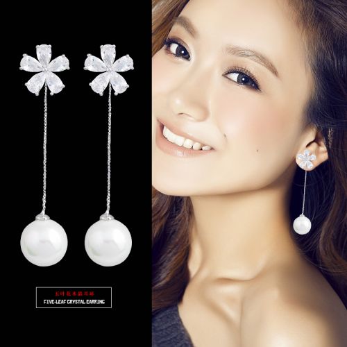 Boucles d'oreilles pendantes Femme en Zircone synthetique strass - Ref 3099434