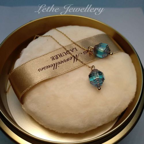 Boucles d'oreilles pendantes en Verre - Ref 3100009