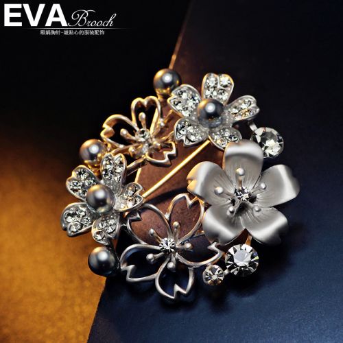 Broche femme en Nacre - Ref 1170504