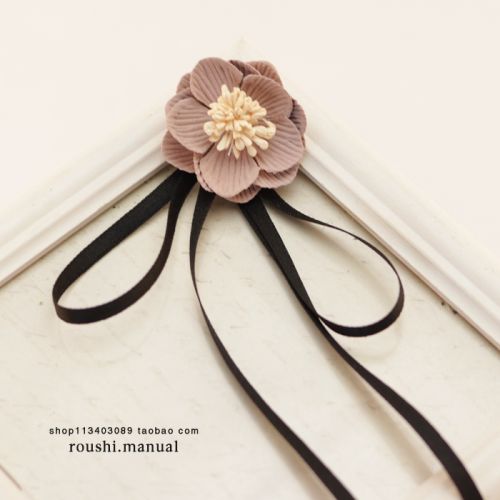 Broche femme en cuir - Ref 1170815