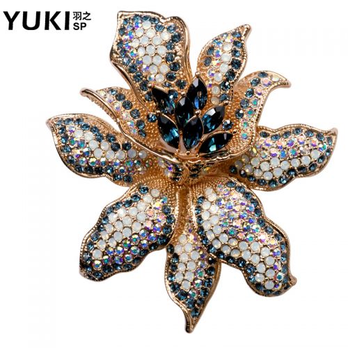 Broche femme YUKI en cristal autrichien - Ref 1171992