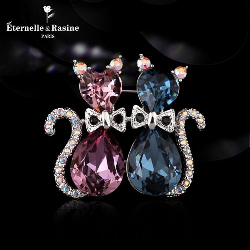 Broche femme ETERNELLE en cristal autrichien - Ref 1172051