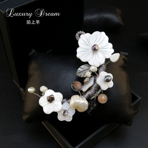 Broche femme en Nacre - Ref 1172203