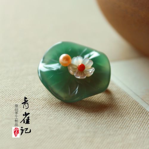 Broche femme en Nacre - Ref 1172235