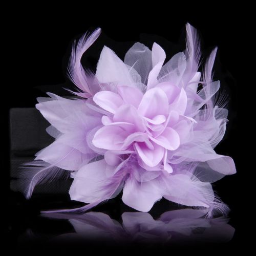 Broche femme en plume - Ref 1173678