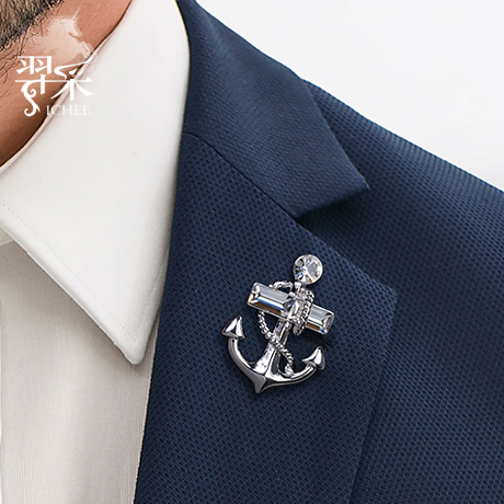 Broche homme en cristal autrichien - Ref 1174079