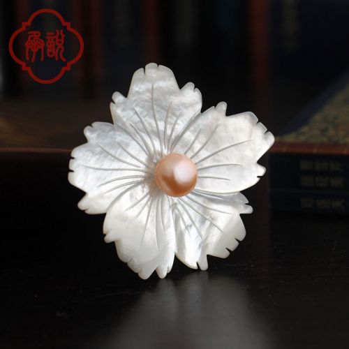 Broche femme en Nacre - Ref 1174704