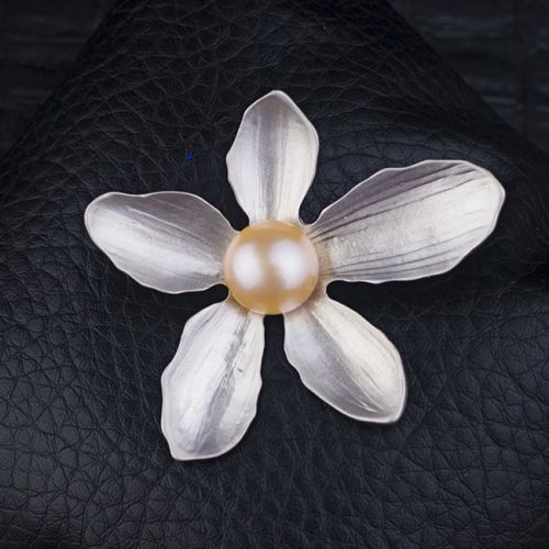 Broche femme en Nacre - Ref 1175604