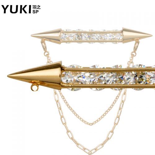 Broche homme YUKI en cristal autrichien - Ref 1176924