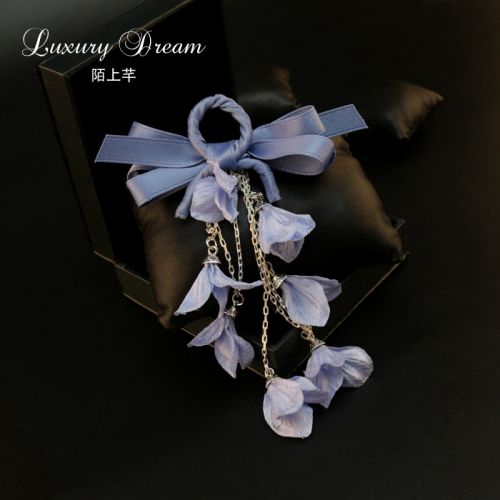 Broche femme en Fils de soie - Ref 1177649