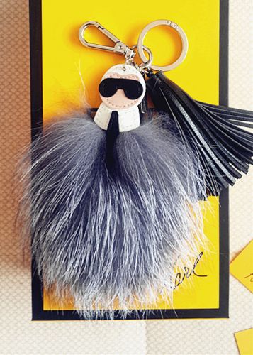Broche en cuir - Ref 1178011