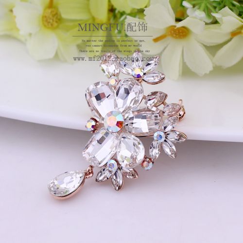 Broche femme en cristal autrichien - Ref 1178720