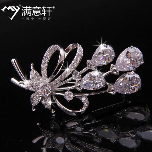 Broche femme en Diamant Crystal - Ref 1179055