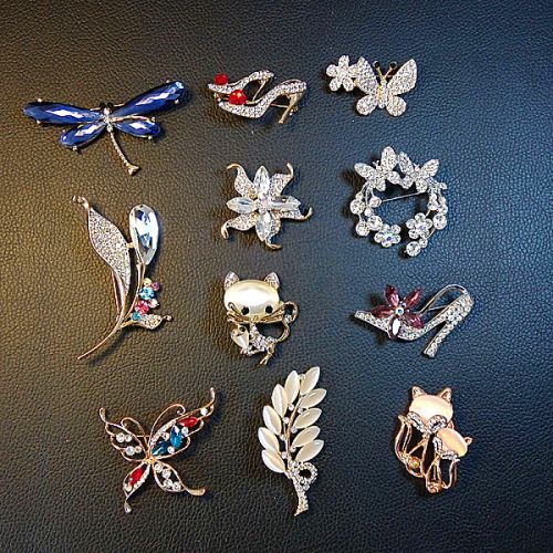 Broche femme en cristal artificiel - Ref 1183554