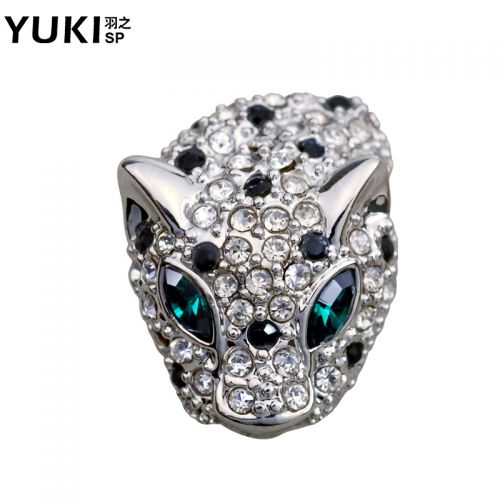 Broche homme YUKI en cristal autrichien - Ref 1185650