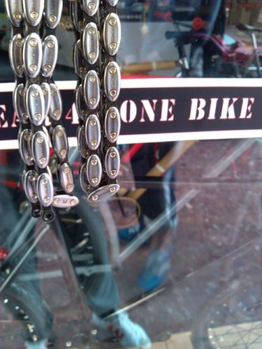 Chaine de vélo - Ref 2376027