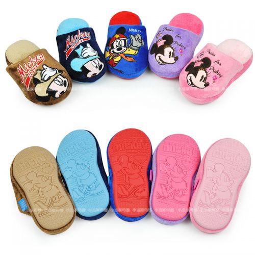 Chaussons enfants en DISNEY pour hiver - semelle caoutchouc Ref 1012069